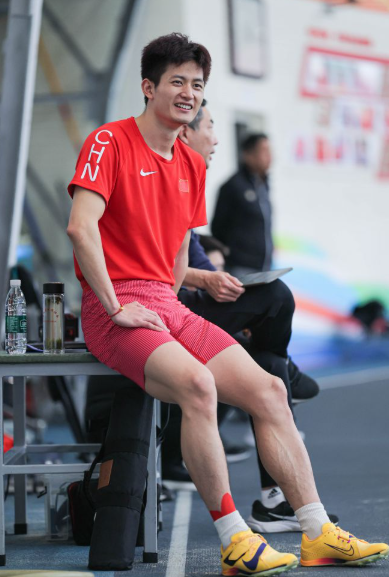 下载九游娱乐，开启娱乐新世界